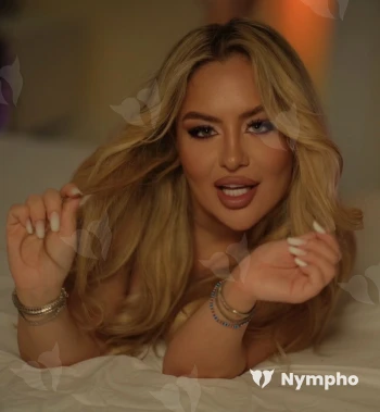 Kinky Girl Stephany, 24 years